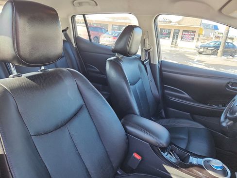 Used 2015 Nissan Leaf SL w/ Premium Package image 32