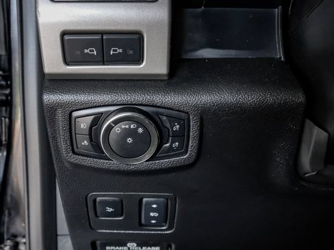 Used 2017 Ford F250 Lariat w/ Lariat Ultimate Package AWD/4WD image 28