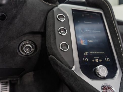 Used 2024 McLaren 750S Spider RWD image 82