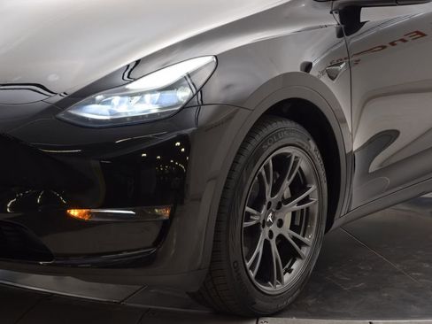 Used 2024 Tesla Model Y Long Range image 11