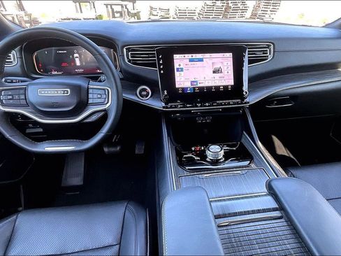 Used 2024 Jeep Wagoneer Series II w/ Flexible Seating Group AWD/4WD image 15