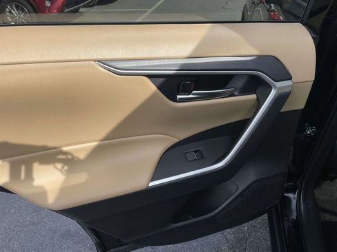Used 2025 Toyota RAV4 XLE w/ Convenience Package FWD image 22