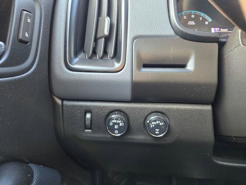 Used 2018 Chevrolet Colorado Z71 image 25