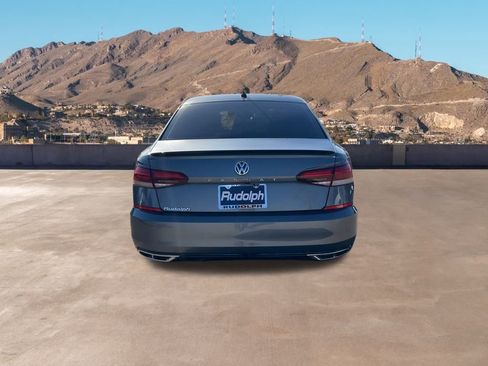 Used 2022 Volkswagen Passat 2.0T R-Line image 12