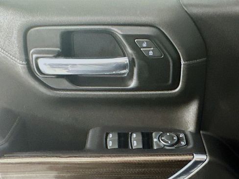 Used 2021 Chevrolet Silverado 1500 RST image 18