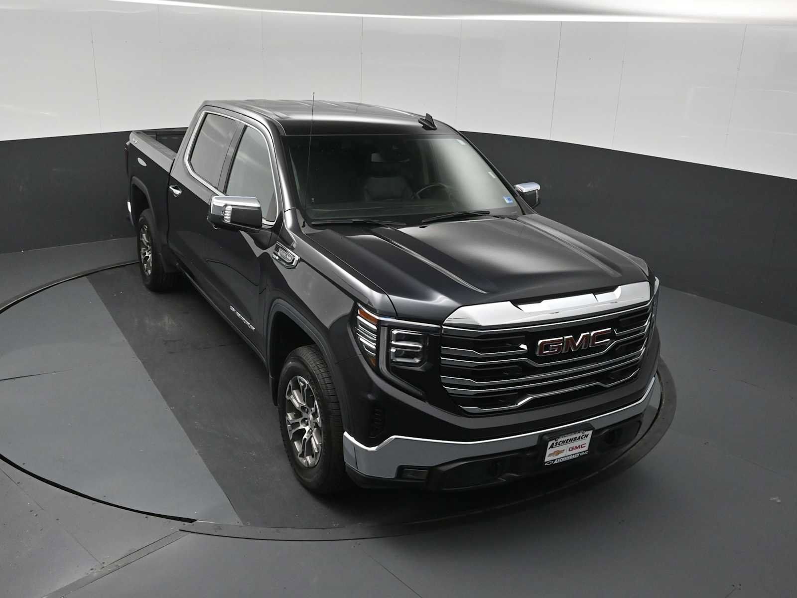 Used 2025 GMC Sierra 1500 SLT AWD/4WD image 11