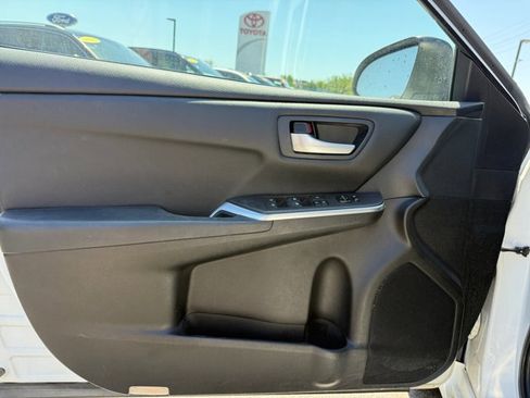 Used 2016 Toyota Camry SE FWD image 30