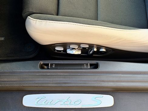 Certified 2019 Porsche 911 Turbo S image 17