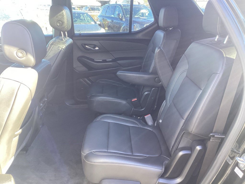 Used 2023 Chevrolet Traverse LT w/ LT Premium Package AWD/4WD image 17