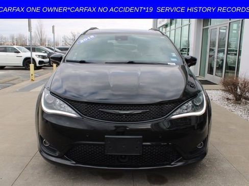 Used 2018 Chrysler Pacifica Limited w/ Advanced Safetytec Group image 3