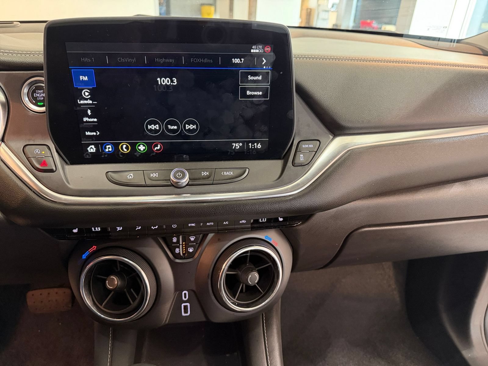 Used 2025 Chevrolet Blazer LT FWD image 16