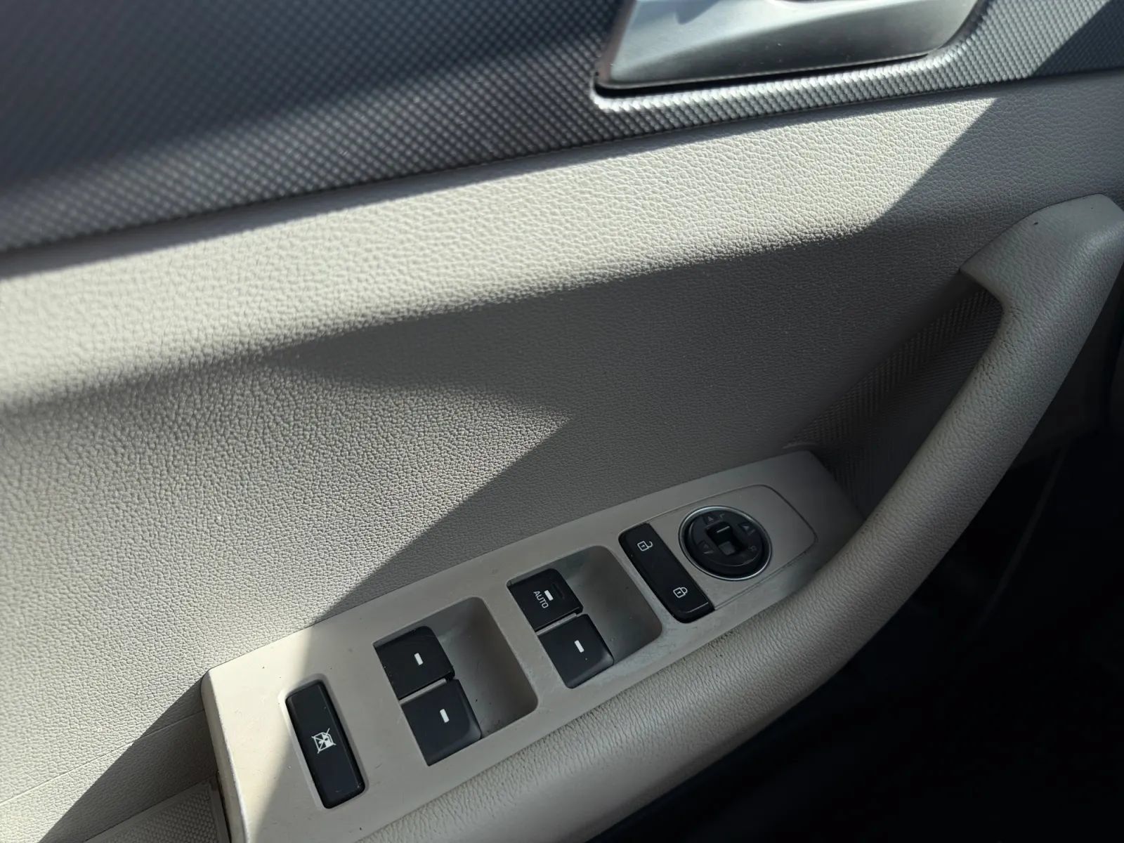 Used 2017 Hyundai Sonata SE FWD image 17