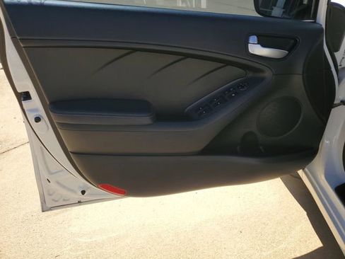 Used 2017 Kia Forte LX w/ LX Popular Package image 13