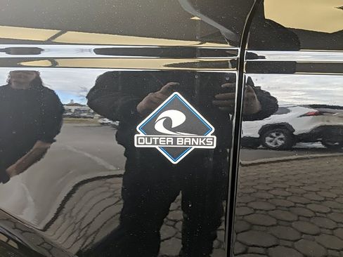 Used 2025 Ford Bronco Outer Banks image 10