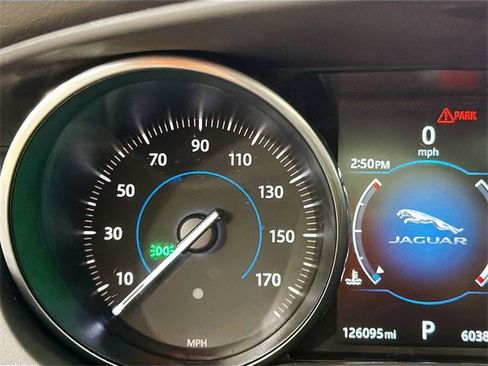 Used 2017 Jaguar XE Prestige image 12