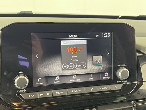 Used 2024 Nissan Pathfinder SV image 18