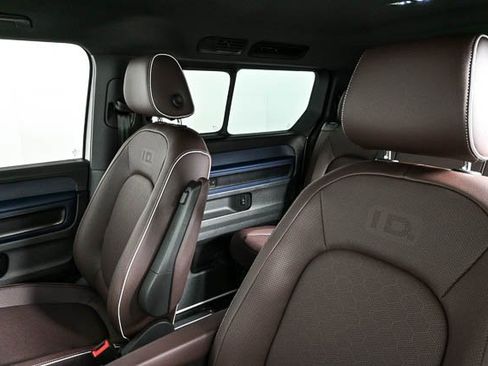 New 2025 Volkswagen ID. Buzz Pro S image 9