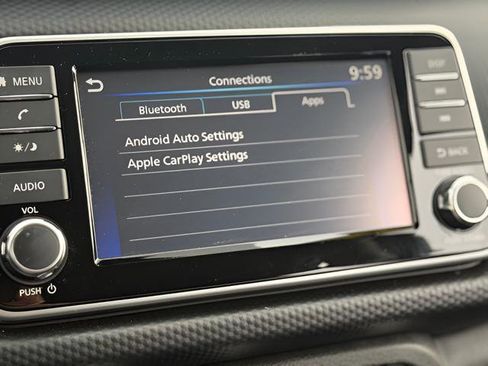 Certified 2025 Nissan Kicks Play S image 14