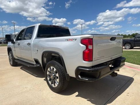Used 2021 Chevrolet Silverado 2500 Custom w/ Custom Value Package AWD/4WD image 10