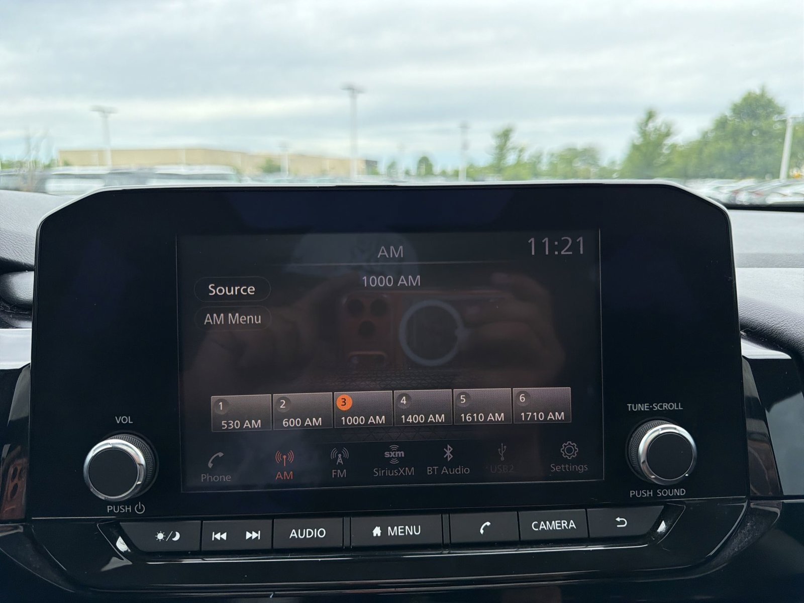 Used 2022 Nissan Pathfinder SV w/ SV Premium Package AWD/4WD image 18