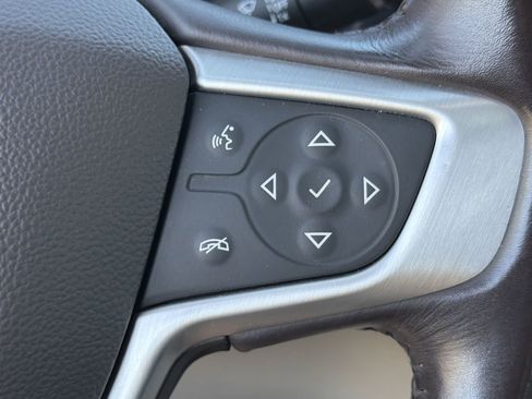 Used 2020 GMC Acadia SLT w/ Driver Alert Package II image 13