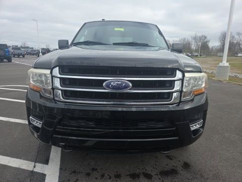 Used 2017 Ford Expedition XLT image 2