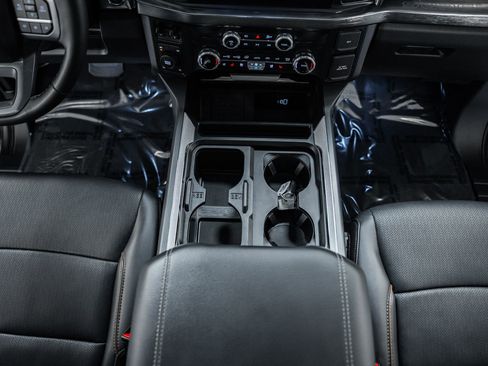 Used 2025 Ford F250 Lariat w/ Black Appearance Package image 34