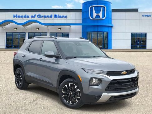 Used 2021 Chevrolet TrailBlazer LT w/ Convenience Package FWD image 1
