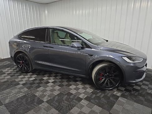 Used 2023 Tesla Model X Plaid image 1