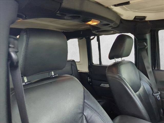 Used 2013 Jeep Wrangler Unlimited Rubicon w/ Connectivity Group AWD/4WD image 17