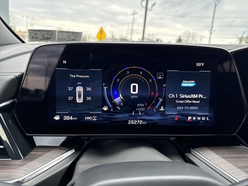 Used 2025 Chevrolet Suburban Z71 image 21