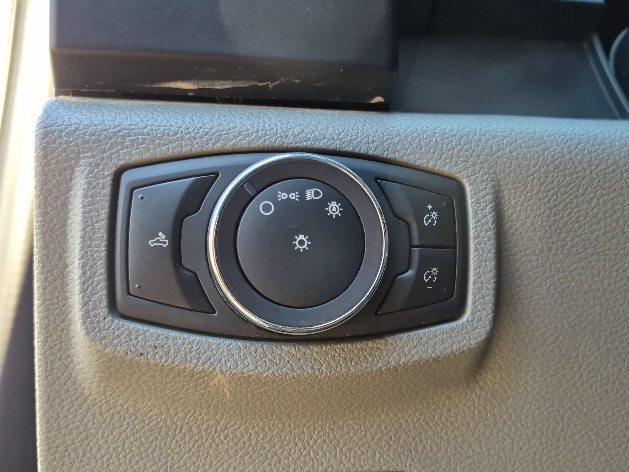 Used 2019 Ford F150 XL w/ Equipment Group 101A Mid AWD/4WD image 14