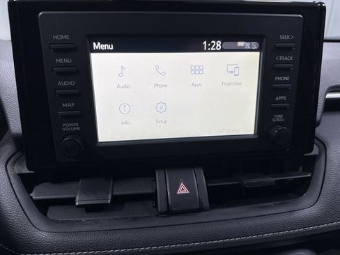 Used 2019 Toyota RAV4 LE image 15