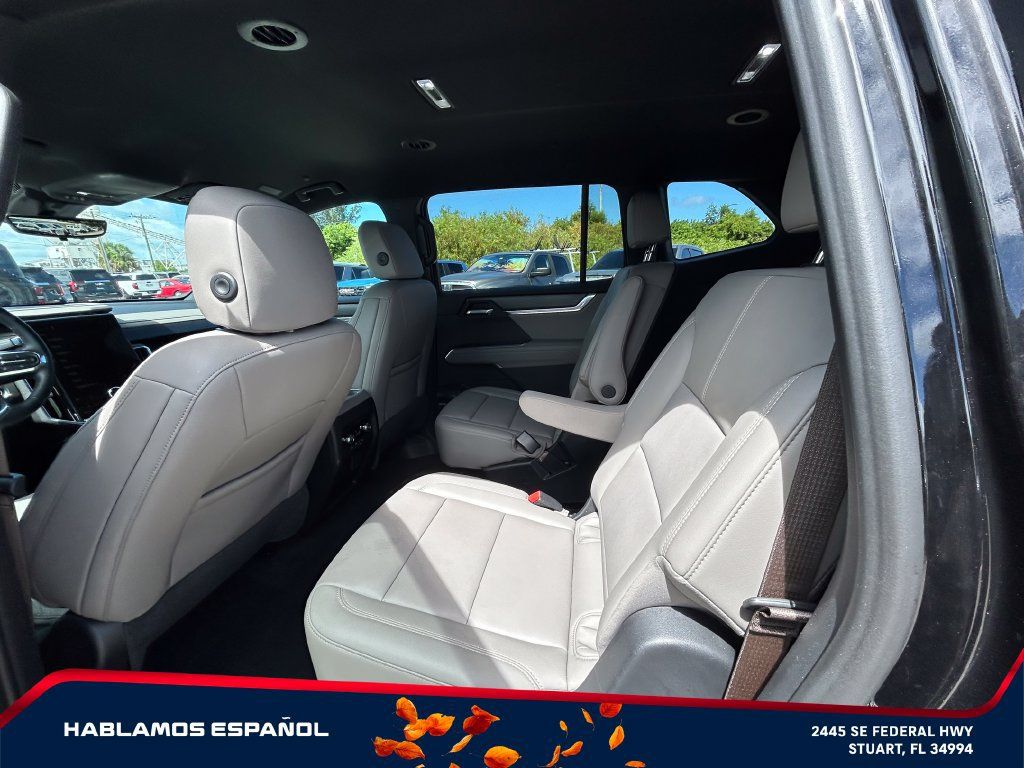 Used 2026 GMC Acadia Elevation w/ Elevation Premium Package FWD image 13