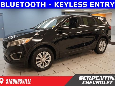 Used 2017 Kia Sorento L image 1