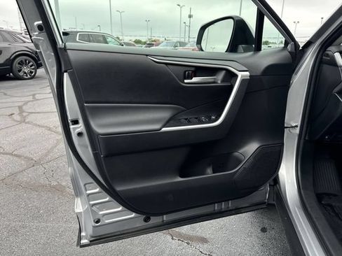Used 2024 Toyota RAV4 XLE AWD/4WD image 9
