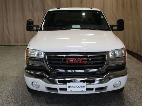Used 2005 GMC Sierra 2500 SLT w/ Heavy-Duty Power Package image 9