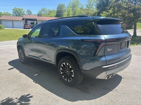 Used 2025 Chevrolet Traverse Z71 AWD/4WD image 6