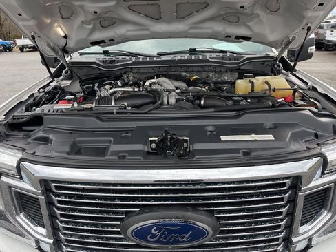Used 2021 Ford F450 Platinum w/ FX4 Off-Road Package image 26