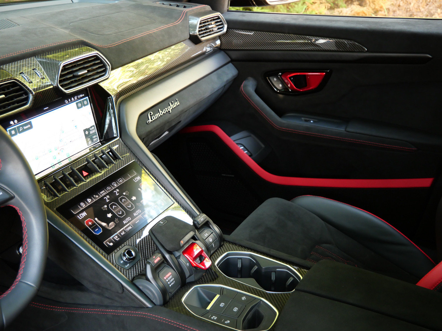 Used 2024 Lamborghini Urus Performante AWD/4WD image 12