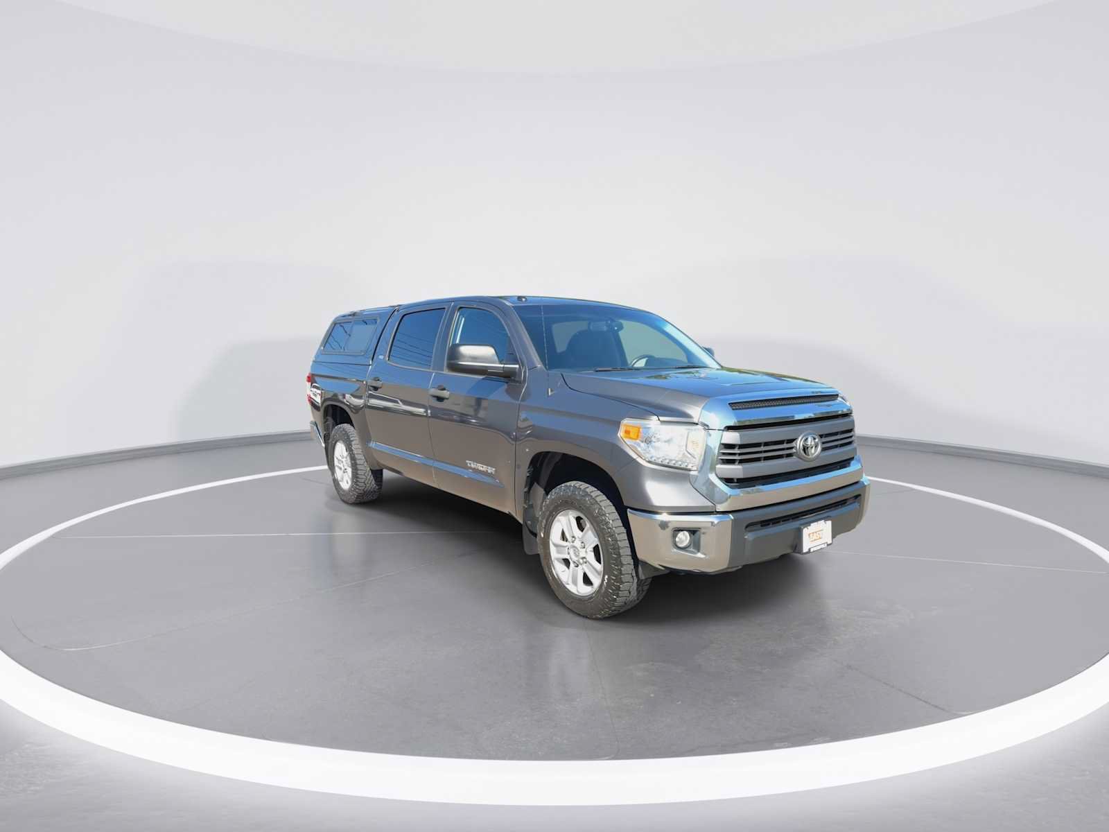 Used 2015 Toyota Tundra SR5 w/ SR5 Upgrade Package AWD/4WD image 2