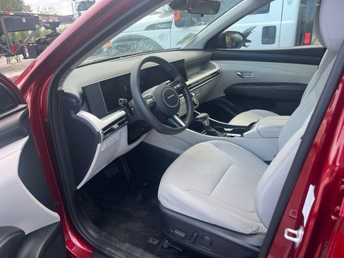 Used 2025 Hyundai Tucson SEL FWD image 8