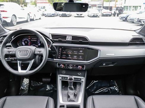 Used 2025 Audi Q3 2.0T Premium w/ Convenience Package AWD/4WD image 13