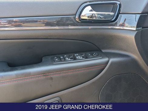 Used 2019 Jeep Grand Cherokee Trailhawk AWD/4WD image 12