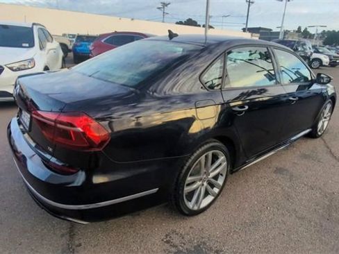 Used 2018 Volkswagen Passat 2.0T R-Line image 8