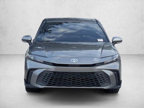 Used 2025 Toyota Camry SE FWD image 2