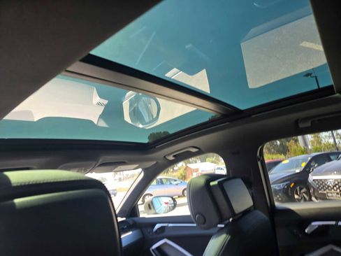 Used 2023 Audi Q3 2.0T Premium Plus w/ Premium Plus Package image 20