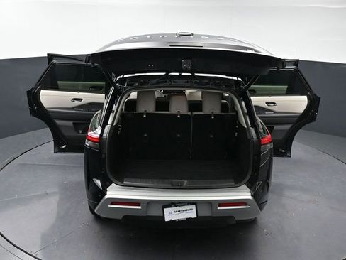 Used 2025 Nissan Pathfinder SL FWD image 42