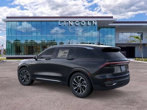 New 2026 Lincoln Nautilus Premier AWD/4WD image 4