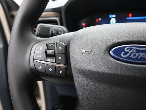 Used 2025 Ford Maverick Lariat w/ 4K Tow Package AWD/4WD image 6